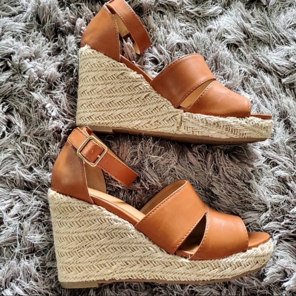 - Time & True Tan Espadrille Wedge Sandals EUC - Picture 9 of 15
